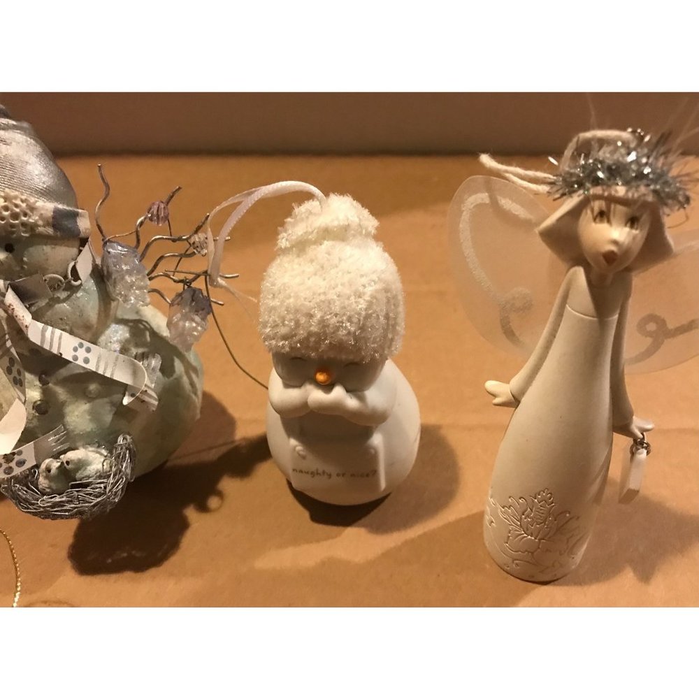 CHRISTMAS FIGURINES RANDOM MIXED LOT,  ONE HALLMARK 2011, OTHERS UNKNOWN - Picture 4 of 5